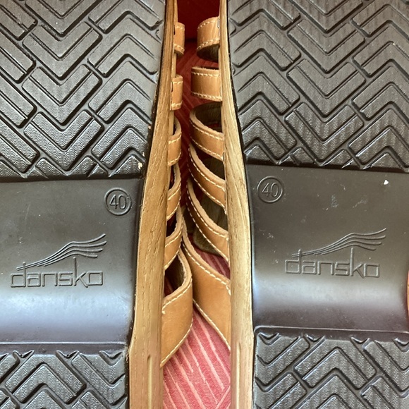 Dansko Sandals   Size 40 - Picture 13 of 13